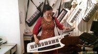  刘璐背挎双排三排键手风琴伴式电子琴合成器脚电子鼓回娘家