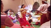  跳起竹筒舞多快乐（柬埔寨经典名曲）Khmer Dance - Robam Kuos Angrae_clip