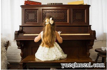 宝宝初学钢琴时应注意什么