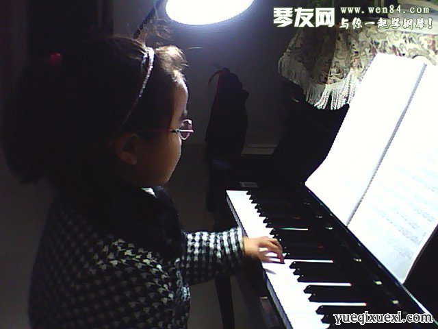 女儿弹钢琴的烦恼