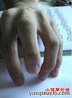 练习左手指灵活性的手指操