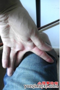 练习左手指灵活性的手指操