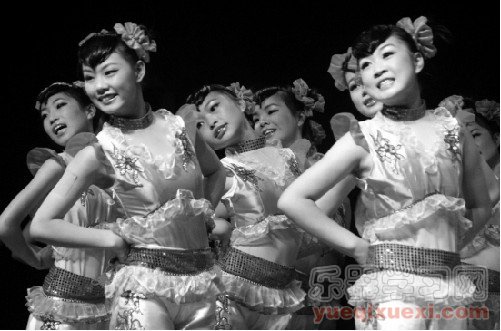 浙江省首届“艺术之旅”音乐舞蹈邀请赛决赛在海宁开幕